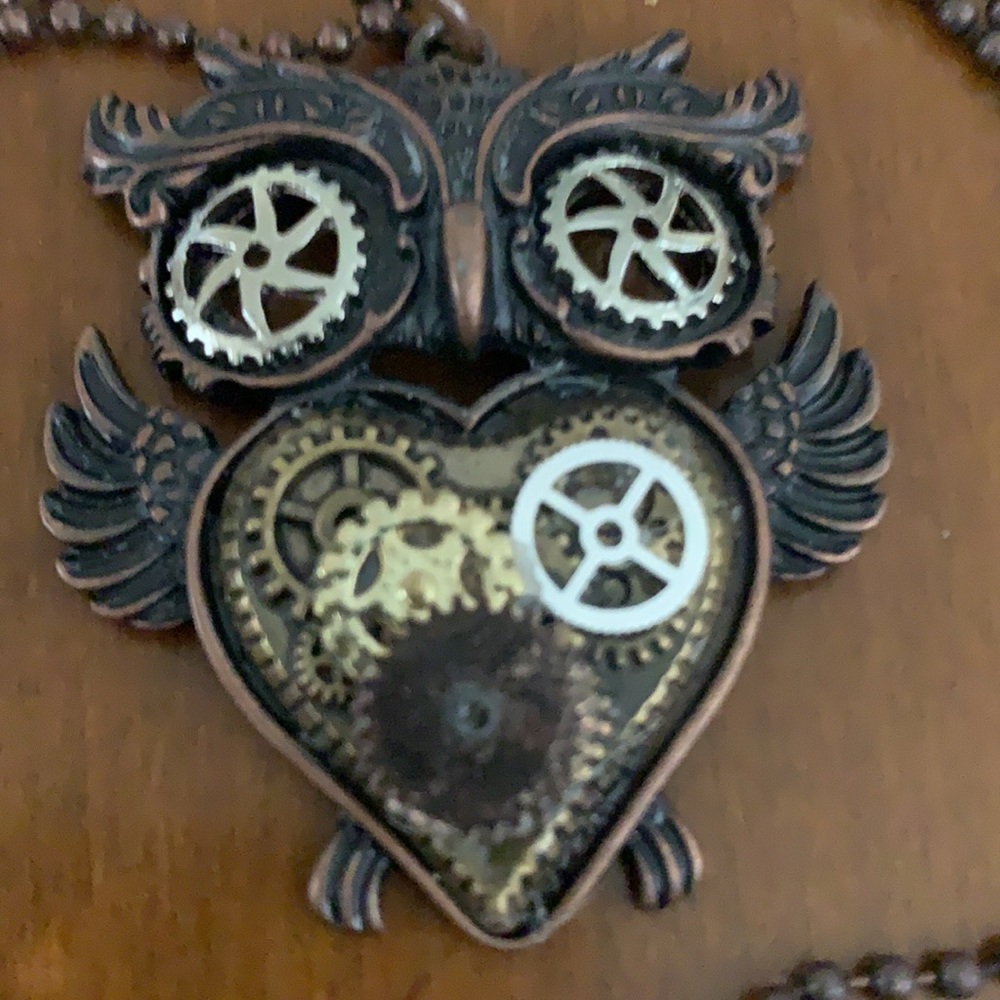Steampunk Owl Necklace - Picture 2 of 3